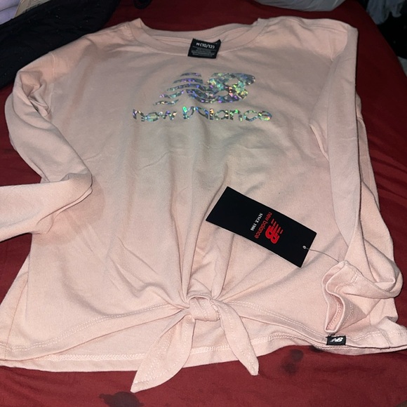 Girls New balance top - Picture 1 of 2